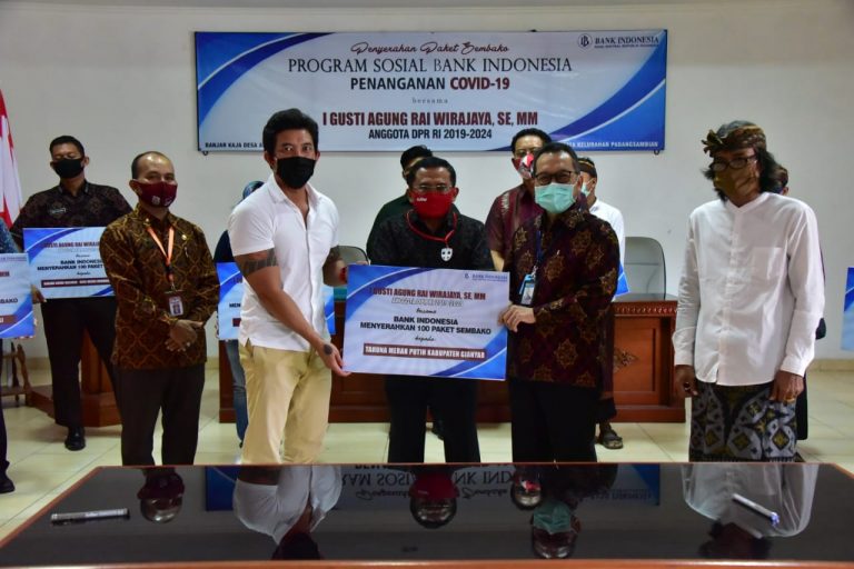 Bank Indonesia Provinsi Bali Salurkan 2.400 Paket Sembako Kepada